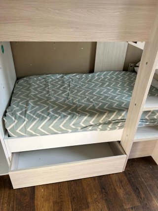 Habitación infantil con literas (gratis)