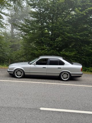 BMW E34 520i