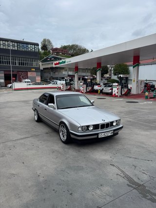 BMW E34 520i