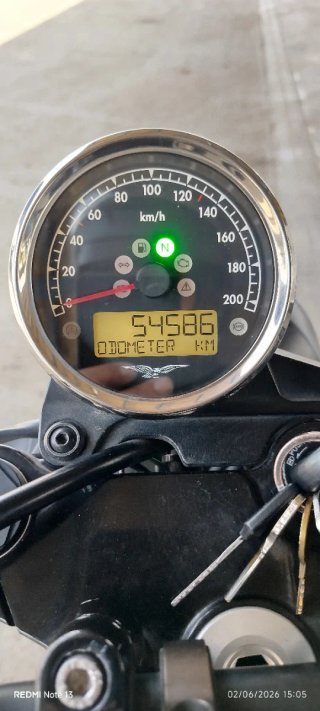 Moto Guzzi V7 III Stone