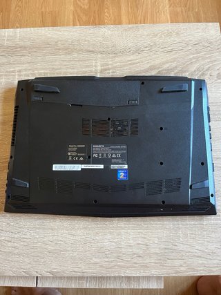 Portátil Gigabyte Sabre 15 16gb ram i7