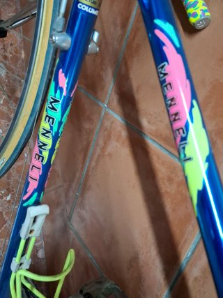 Bicicleta de carreras azul