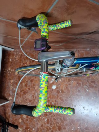 Bicicleta de carreras azul