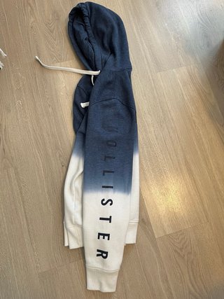 Sudadera Hollister Azul Marino y Blanca