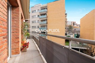 Piso en venta en Centre en Rubí