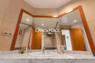 Piso en venta en Centre en Rubí