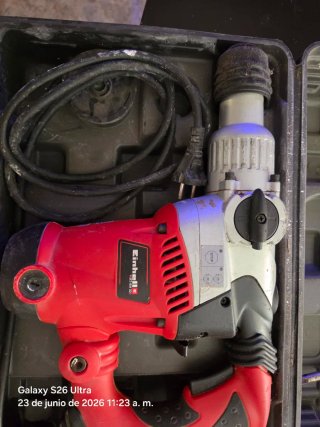 Taladro percutor Einhell con maletin