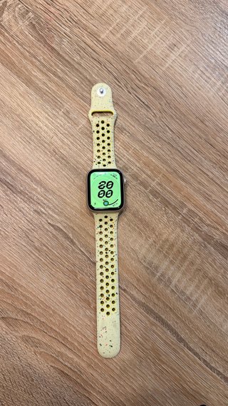 Apple Watch SE 3 Multicolor/Amarillo