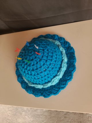 Alfiletero sombrero ganchillo
