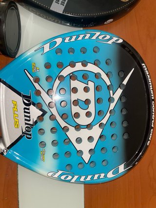 2 racchette da padel Dunlop con palline