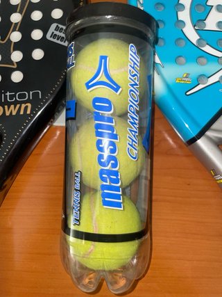 2 racchette da padel Dunlop con palline