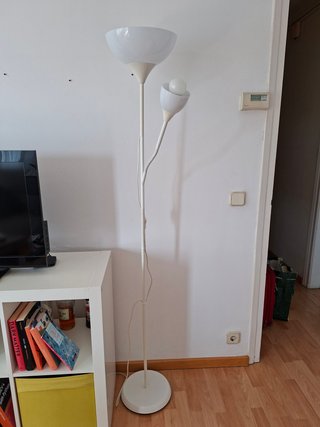 Lámpara de pie IKEA blanca