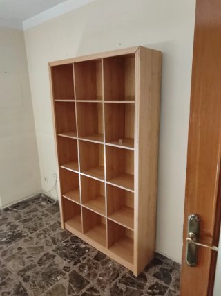 Estantería de madera modular