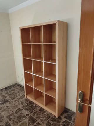Estantería de madera modular