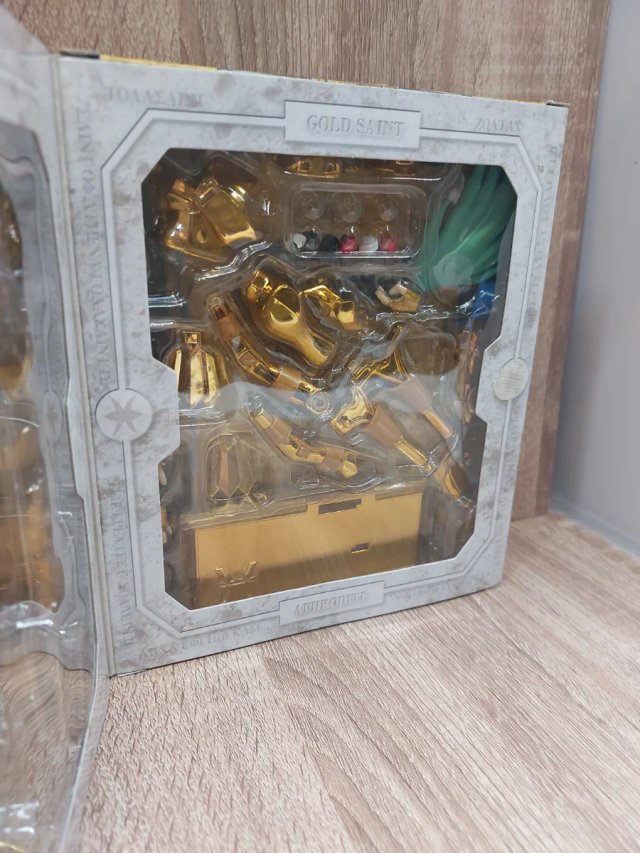 Saint Seiya Siegfried de Dubhe y Afrodita.