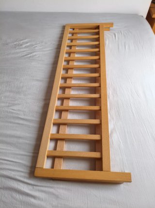 Barandilla de madera para cama