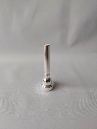 Trompeta en Bb + estuche y accesorios - Nueva