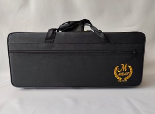 Trompeta en Bb + estuche y accesorios - Nueva