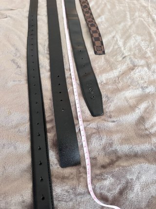 Lote cinturones Gucci Louis Vuitton Hermès guess