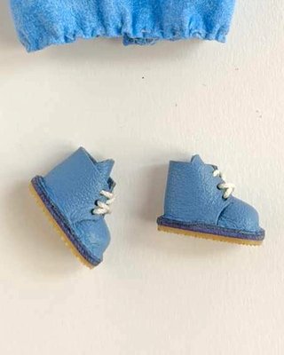 Bambola Blythe vestito ricamato e scarpe