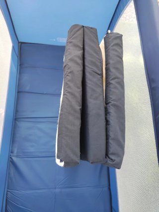 Cuna de viaje azul y colchón
