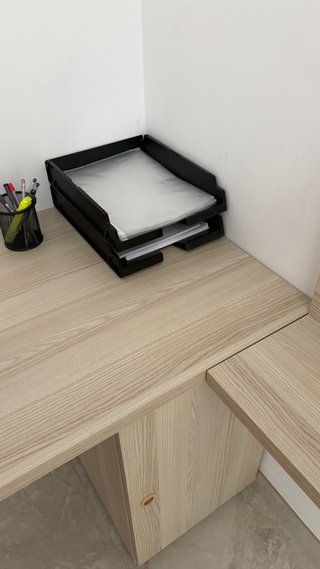 Escritorio con tocador y estante