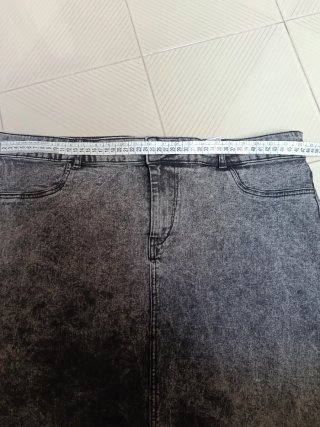 Gonna in denim effetto stone washed
