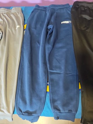 Lote de tres Pantalones de chándal Puma y Nike