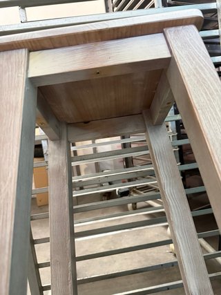 Banqueta alta madera beige y azul