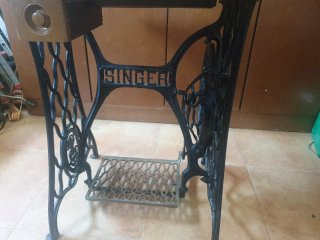 Máquina de coser Singer antigua