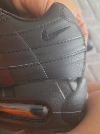 Nike Air Max 95 Negras