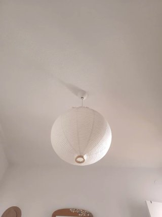 Lámpara de papel y madera