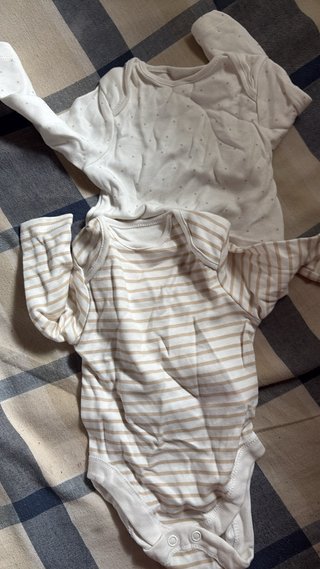 Conjunto bebé rosa tejido