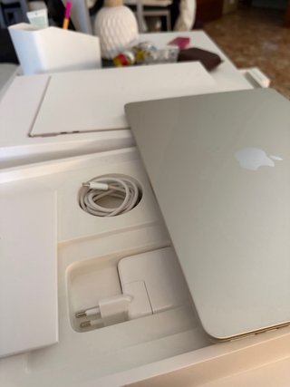 Apple Macbook Air 13 (2022) M2 16GB/256GB - Nuevo