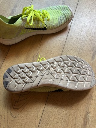 Zapatillas Nike Free Verdes y Negras
