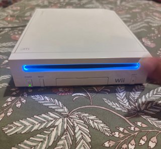 Consola Nintendo Wii con 2 mandos y accesorios