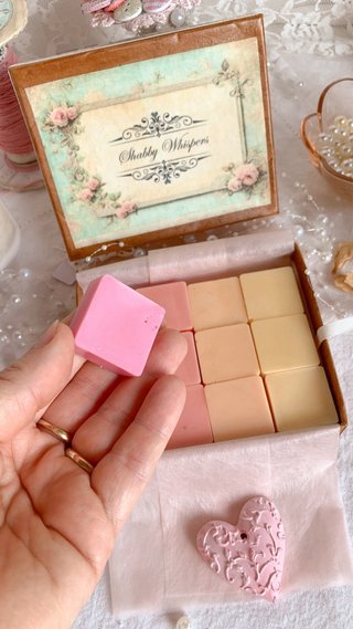 Candele profumate rosa e gialle