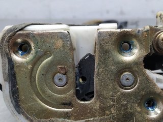 CERRADURA PUERTA TRASERA IZQUIERDA MITSUBISHI GRA