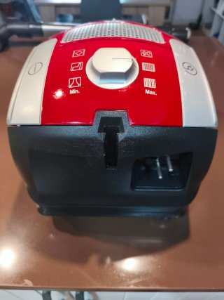 Aspiradora Miele Compact C1 Powerline Roja