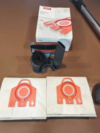 Aspiradora Miele Compact C1 Powerline Roja