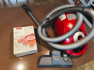 Aspiradora Miele Compact C1 Powerline Roja