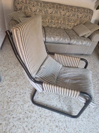 Sofá cama tela beige y azul más sillón