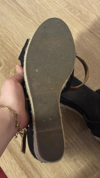 Sandalias Tommy Hilfiger negras y marrones