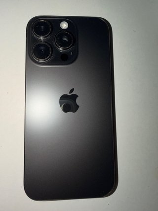 iPhone 16 Pro con caja