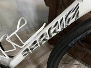 BERRIA BELADOR CARBON 105 G5301