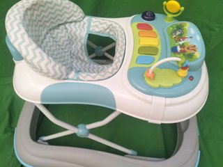 Lote bebé: Carrito, bañera, sacaleches