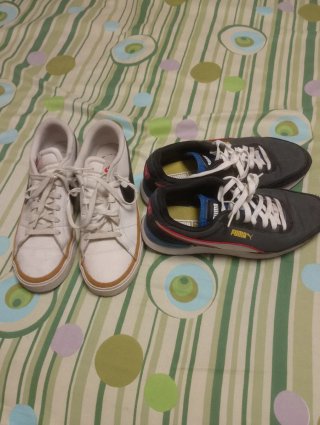 Zapatillas Nike Hombre Blancas y Negras.
