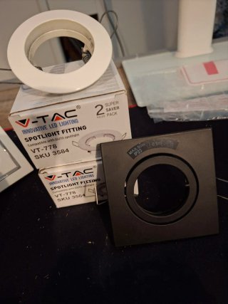 Enchufes, interruptores, lamparas y luces Led.