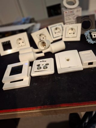 Enchufes, interruptores, lamparas y luces Led.