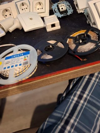 Enchufes, interruptores, lamparas y luces Led.